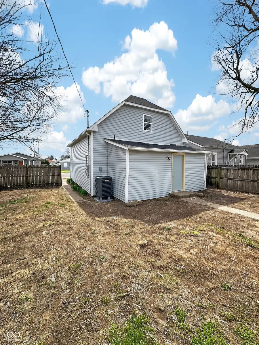 804 W Laurel Street, Seymour, IN 47274 - #3