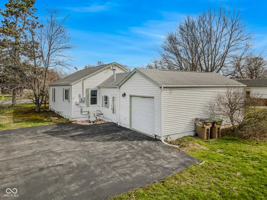 2711 22nd Street, Columbus, IN 47201 - #2