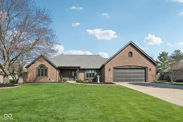 7378 W Creekside Drive, New Palestine, IN 46163