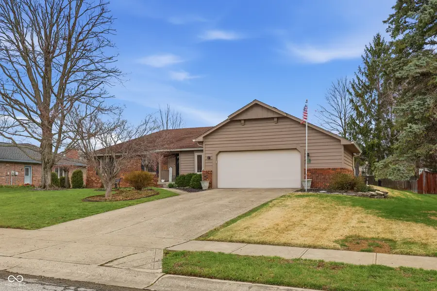 866 W Ashbourne Lane, Greenwood, IN 46142 - #2