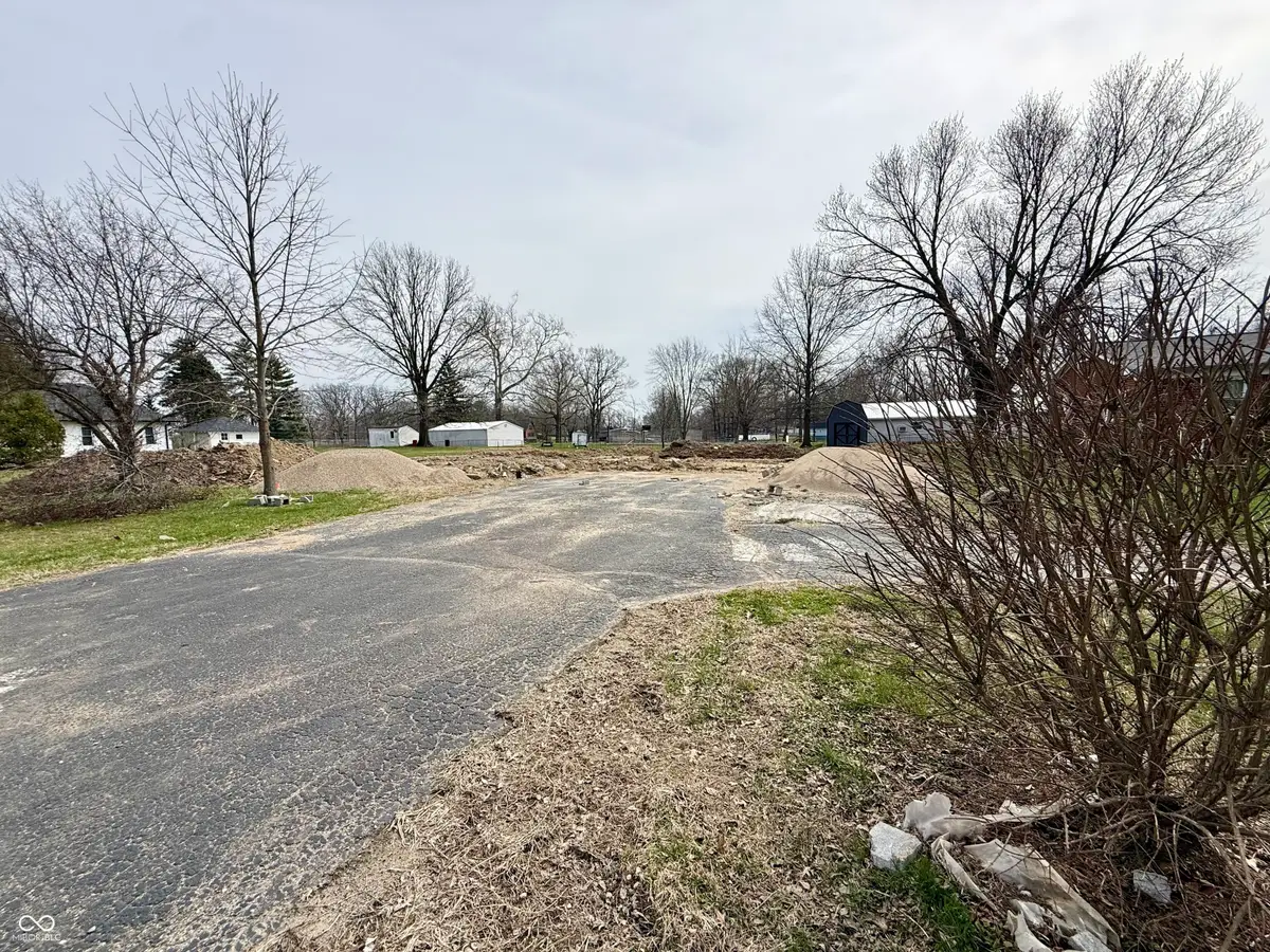 2673 W Lake Drive, Greenfield, IN 46140 - #1