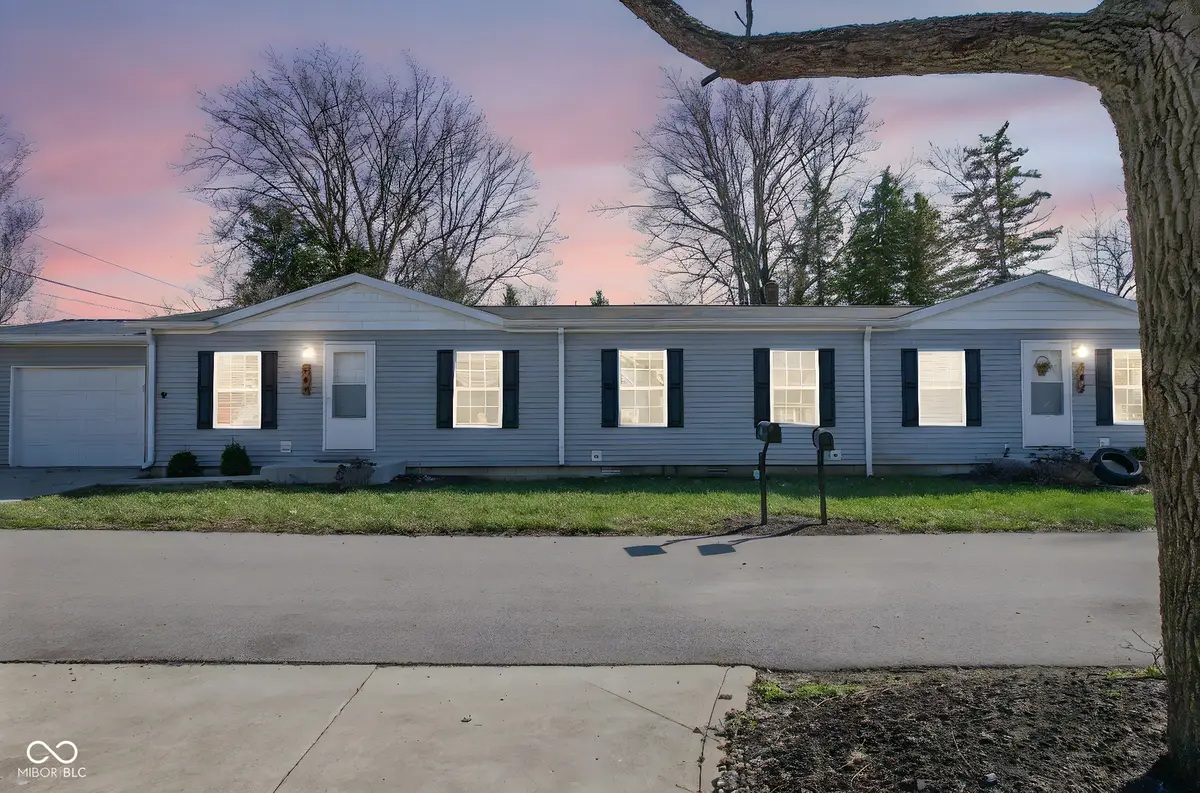 202-204 E 11th Street, Sheridan, IN 46069 - #1