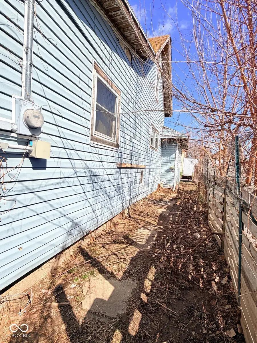 2221 E Lynn Street, Anderson, IN 46016 - #2