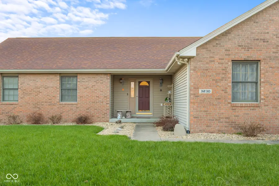 3230 Queensbury Drive, Columbus, IN 47203 - #2
