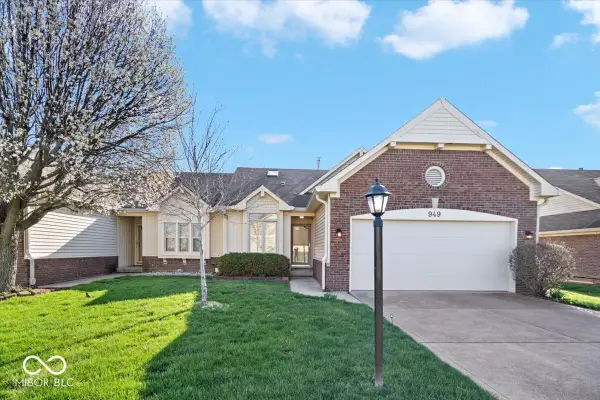 949 Peppermill Run, Greenwood, IN 46143