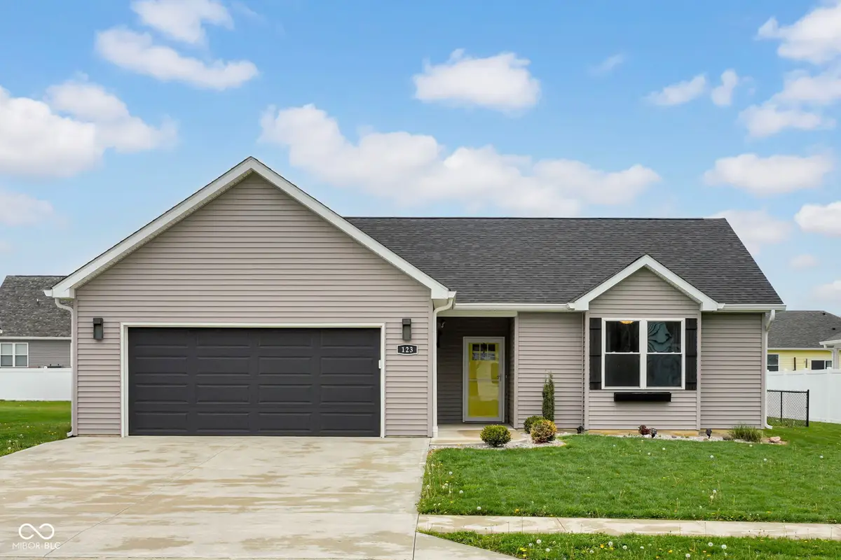 123 Woods Edge Boulevard E, Greencastle, IN 46135 - #1