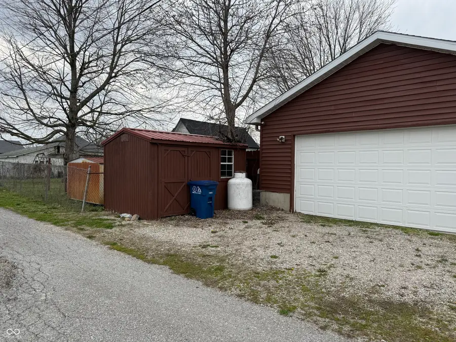 729 E Washington Street, Shelbyville, IN 46176 - #3