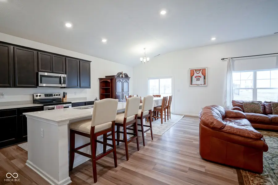 6608 W Shoreline Court, Greenfield, IN 46140 - #2