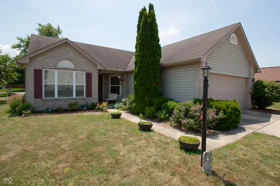 291 Lakemoore Street, Brownsburg, IN 46112 - #2