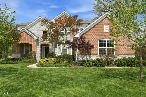 8842 Windpointe Pass, Zionsville, IN 46077