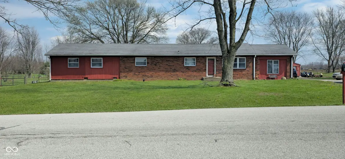 10255 Hodge Road, Clayton, IN 46118 - #1