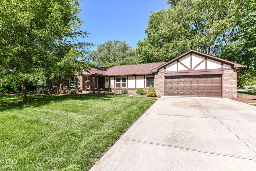 10188 E Lakeshore Drive, Carmel, IN 46033 - #3