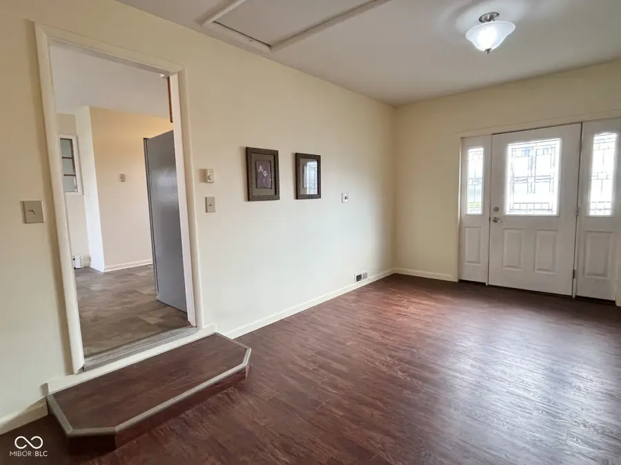 928 S Walnut Street, Seymour, IN 47274 - #2