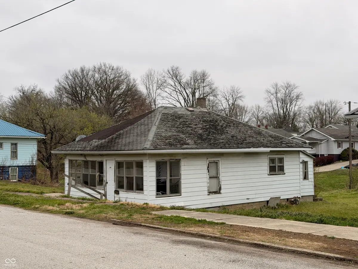 1004 N Washington Street, Bicknell, IN 47512 - #1