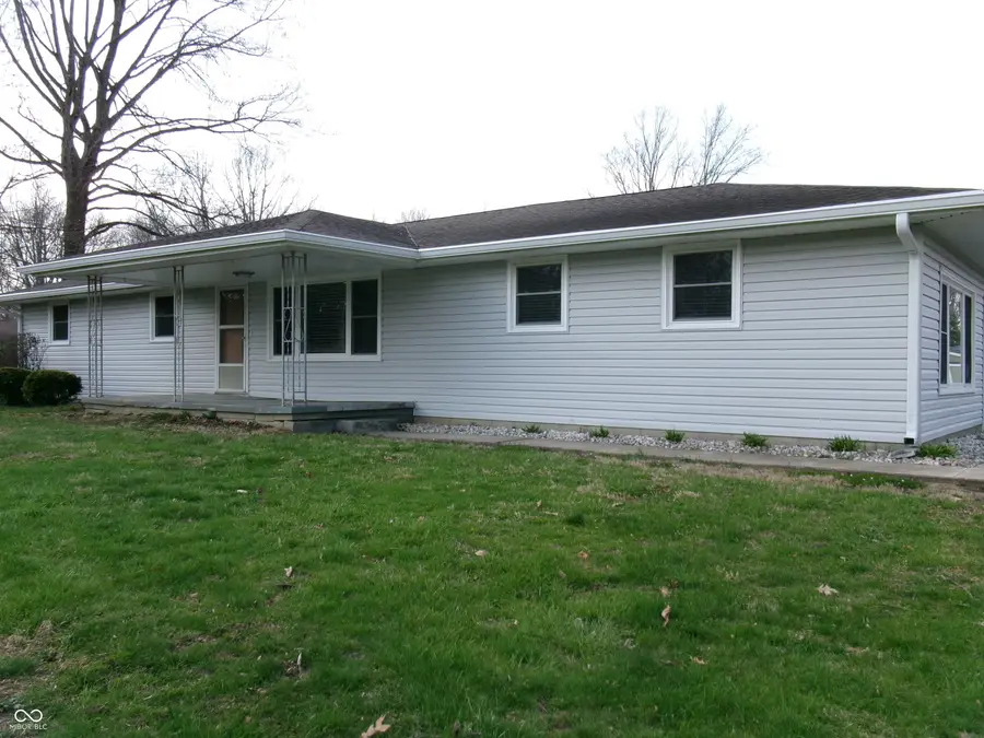 5453 S Holiday Drive, Crawfordsville, IN 47933 - #2