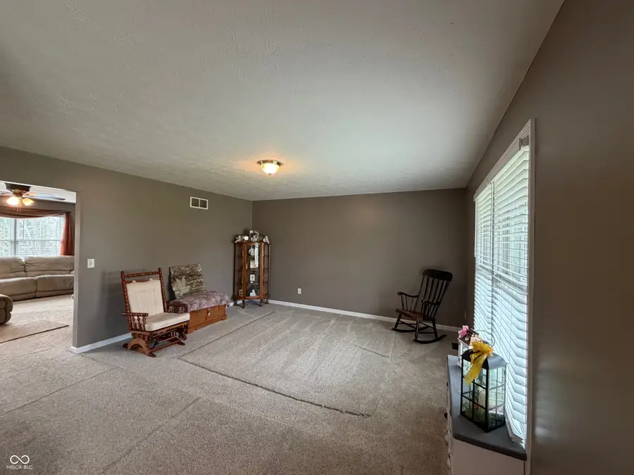 1010 Sunset Drive, Covington, IN 47932 - #3