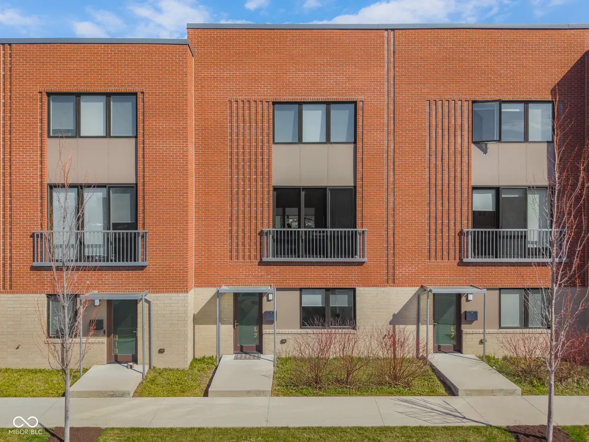 822 7th Street, Columbus, IN 47201 - #1