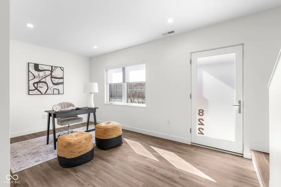 822 7th Street, Columbus, IN 47201 - #3