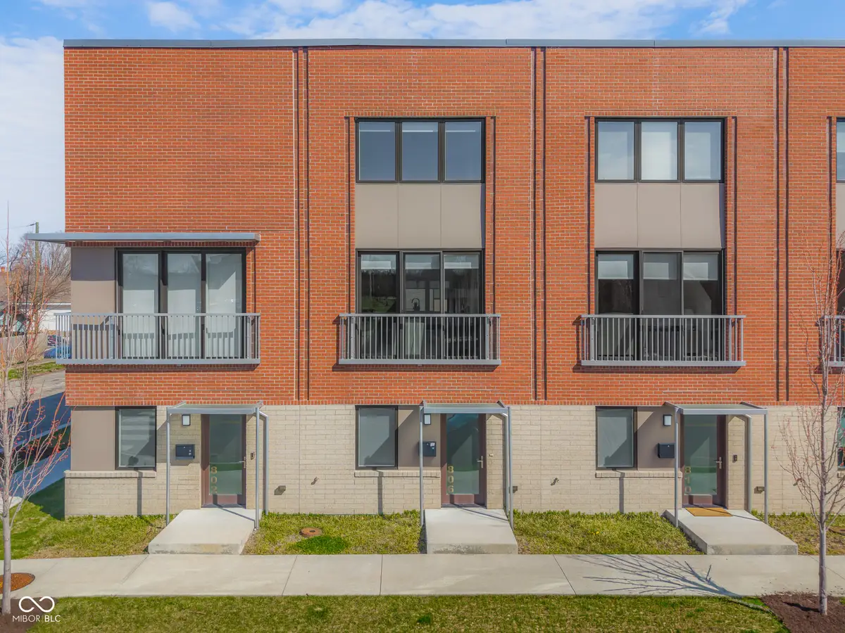 806 7th Street, Columbus, IN 47201 - #1