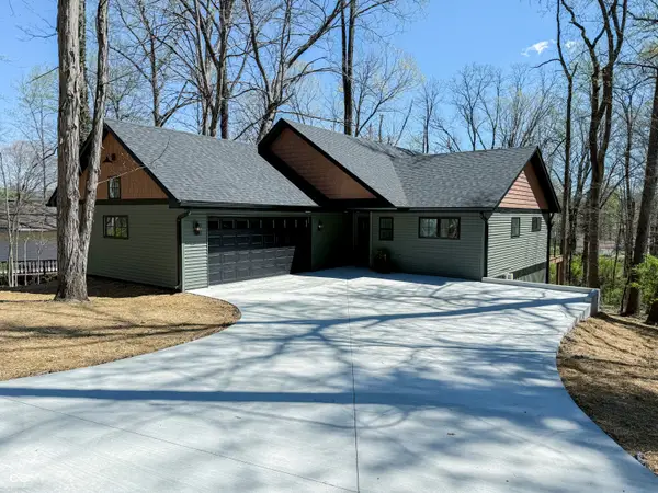 8835 S Slevins Drive, Nineveh, IN 46164