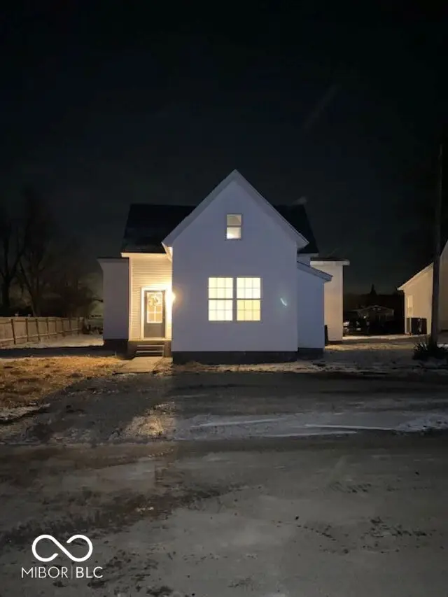 105 E Jefferson Street, Kempton, IN 46049 - #1