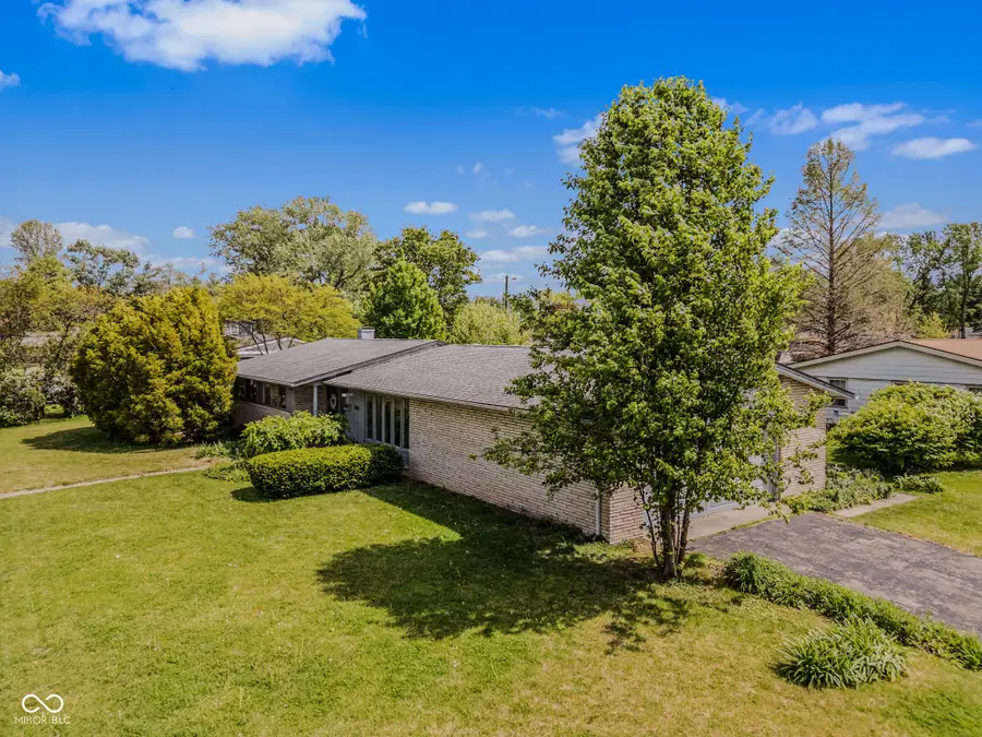 3419 Larkspur Lane, Columbus, IN 47203 - #2