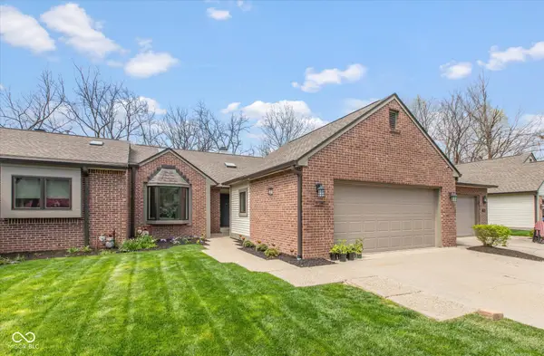 1726 Creekside Lane W, Carmel, IN 46032