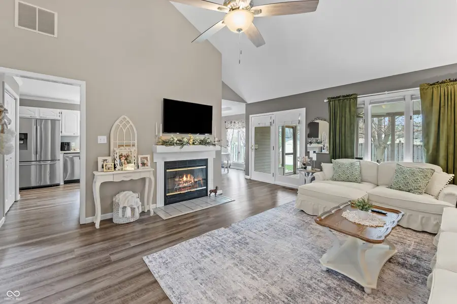 3371 Briar Ridge Way, Columbus, IN 47203 - #2