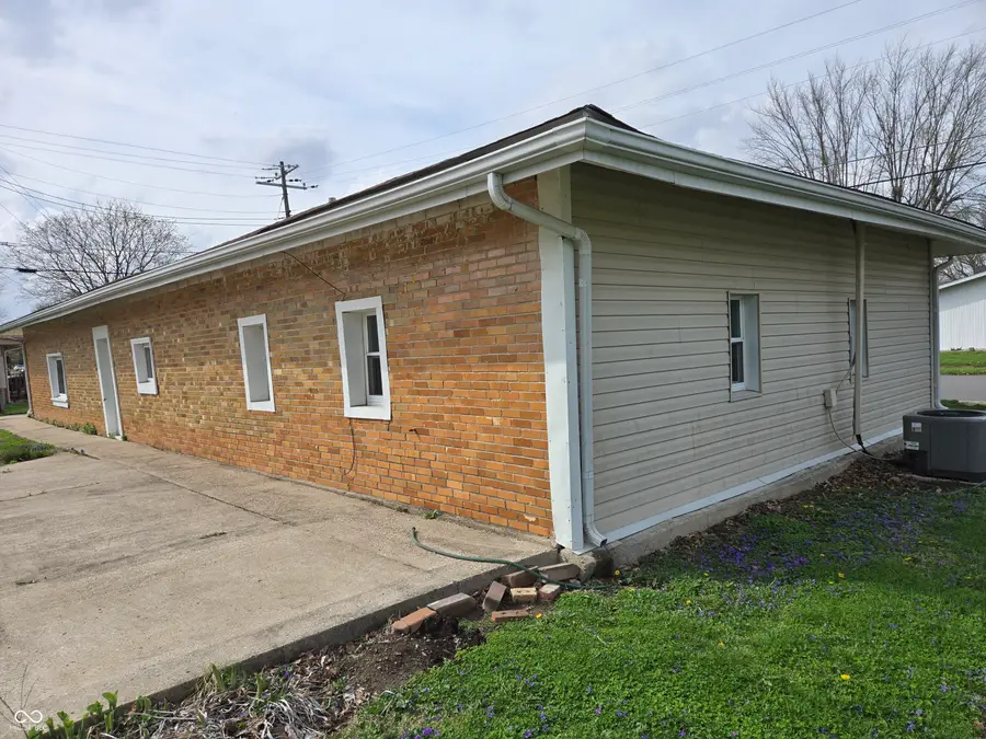 1403 Madison Road, Elwood, IN 46036 - #3