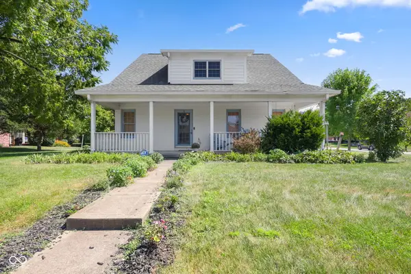 348 Creekbend Lane, Indianapolis, IN 46217
