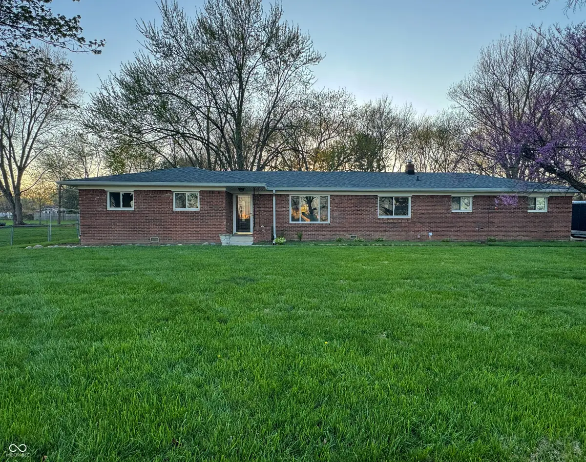380 N 700 W, Greenfield, IN 46140 - #1