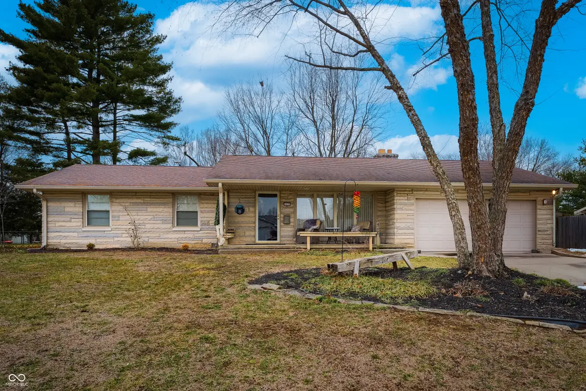 4226 Roselawn Avenue, Columbus, IN 47203 - #1