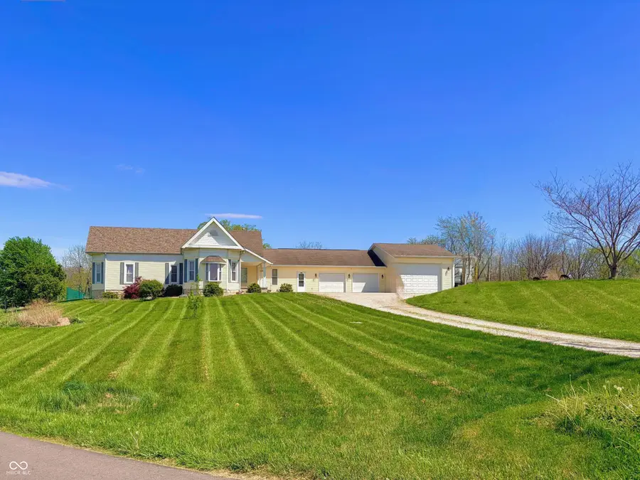 15241 E Jackson Road, Hope, IN 47246 - #2
