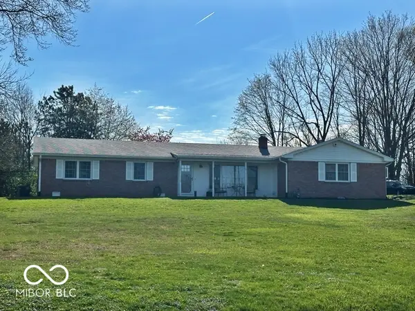 661 Spring Hills Drive, Zionsville, IN 46077