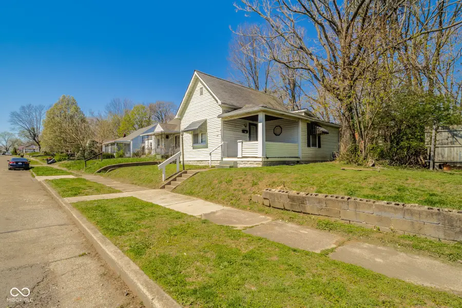 1310 W 13th Street, Anderson, IN 46016 - #3