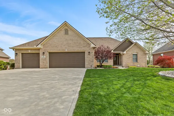 5312 Brooks Bend, Greenwood, IN 46143