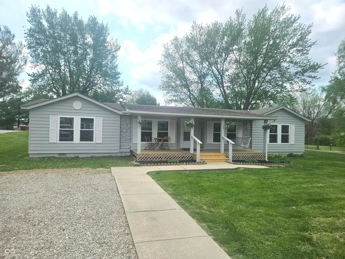 503 E Park Street, Trafalgar, IN 46181 - #1