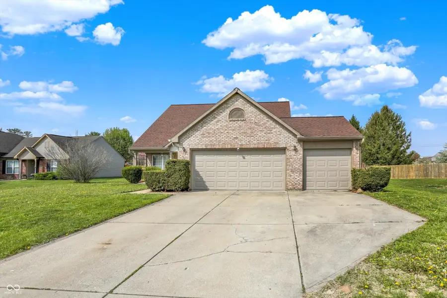 2002 Oakbrooke Court, Avon, IN 46123 - #3