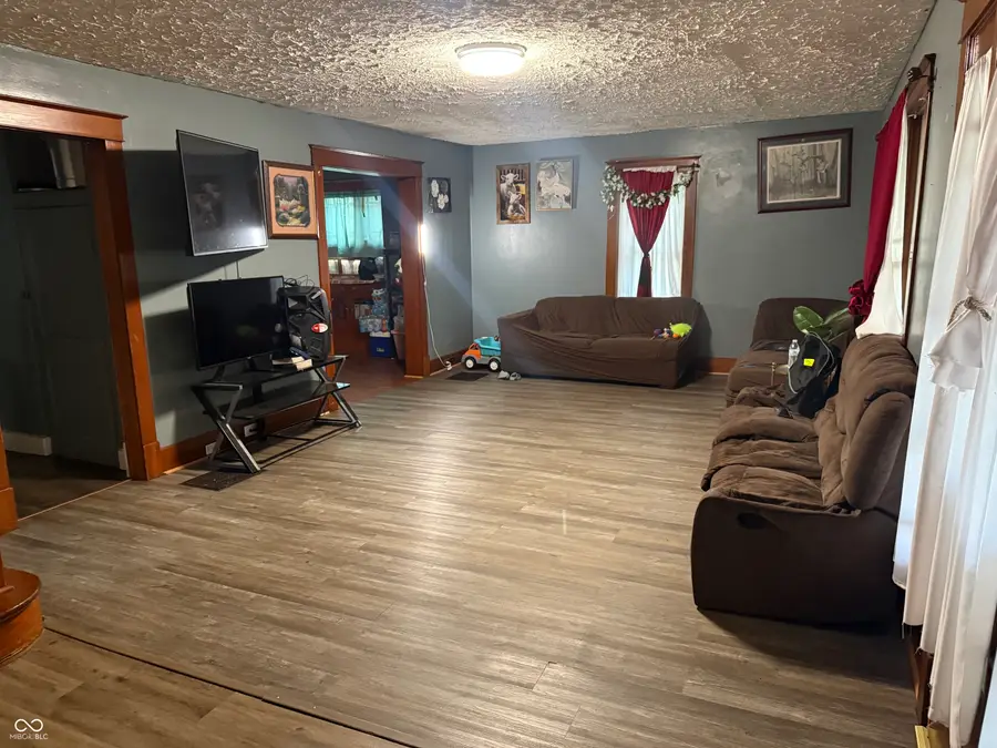 617 S Poplar Street, Seymour, IN 47274 - #2