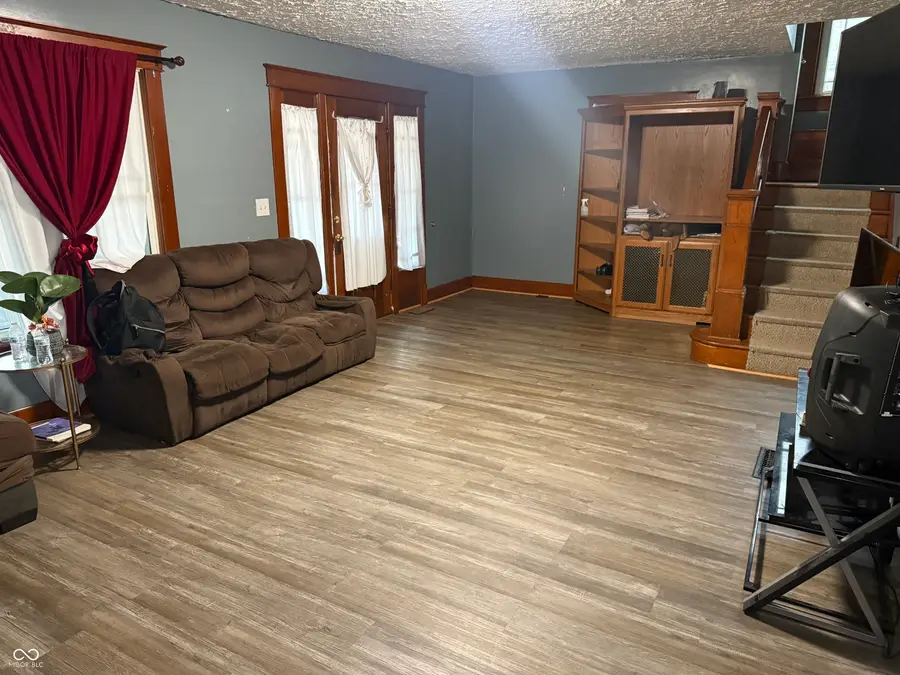 617 S Poplar Street, Seymour, IN 47274 - #3