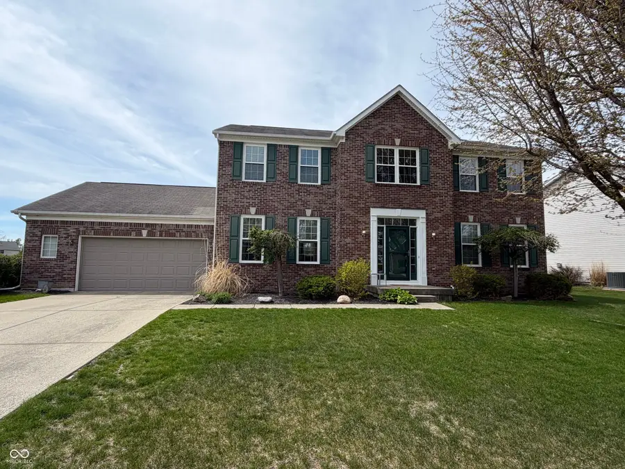 246 Wakefield Drive E, Greenwood, IN 46142 - #2