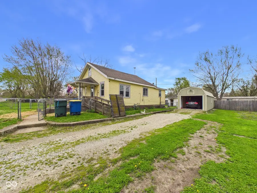 2103 E Yale Avenue, Muncie, IN 47303 - #2