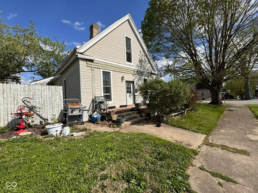 516 S Walnut Street, Crawfordsville, IN 47933 - #2