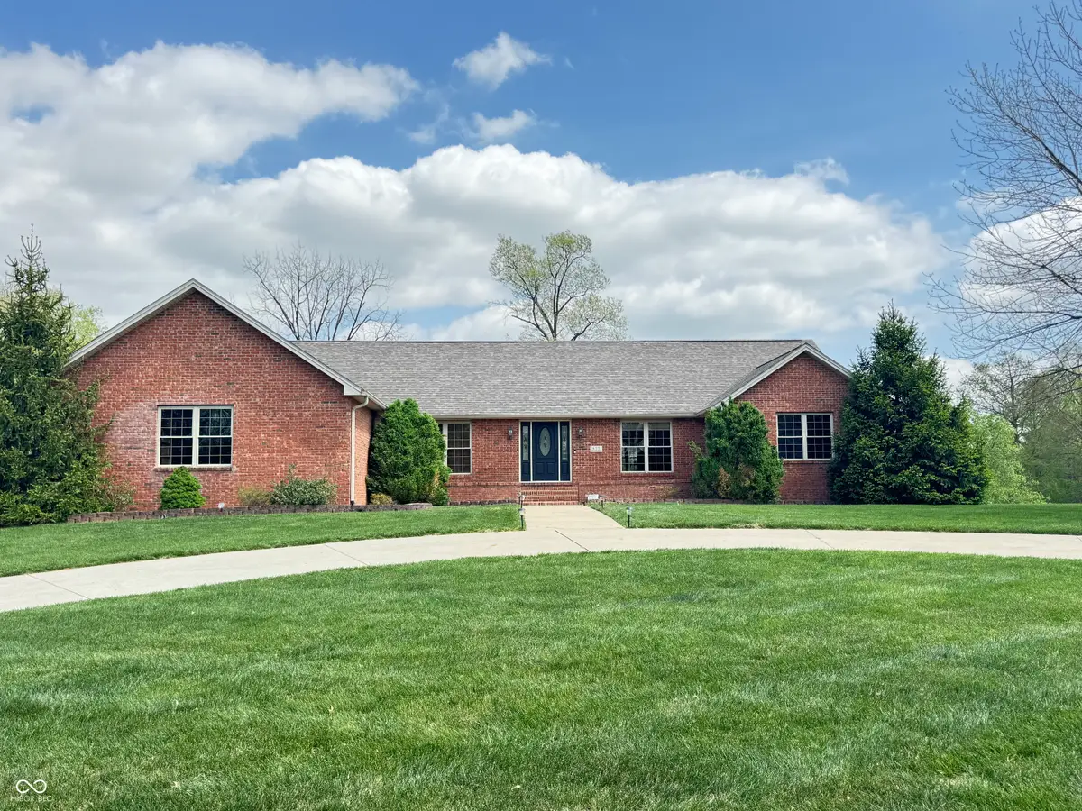 655 Whittier Drive, Seymour, IN 47274 - #1