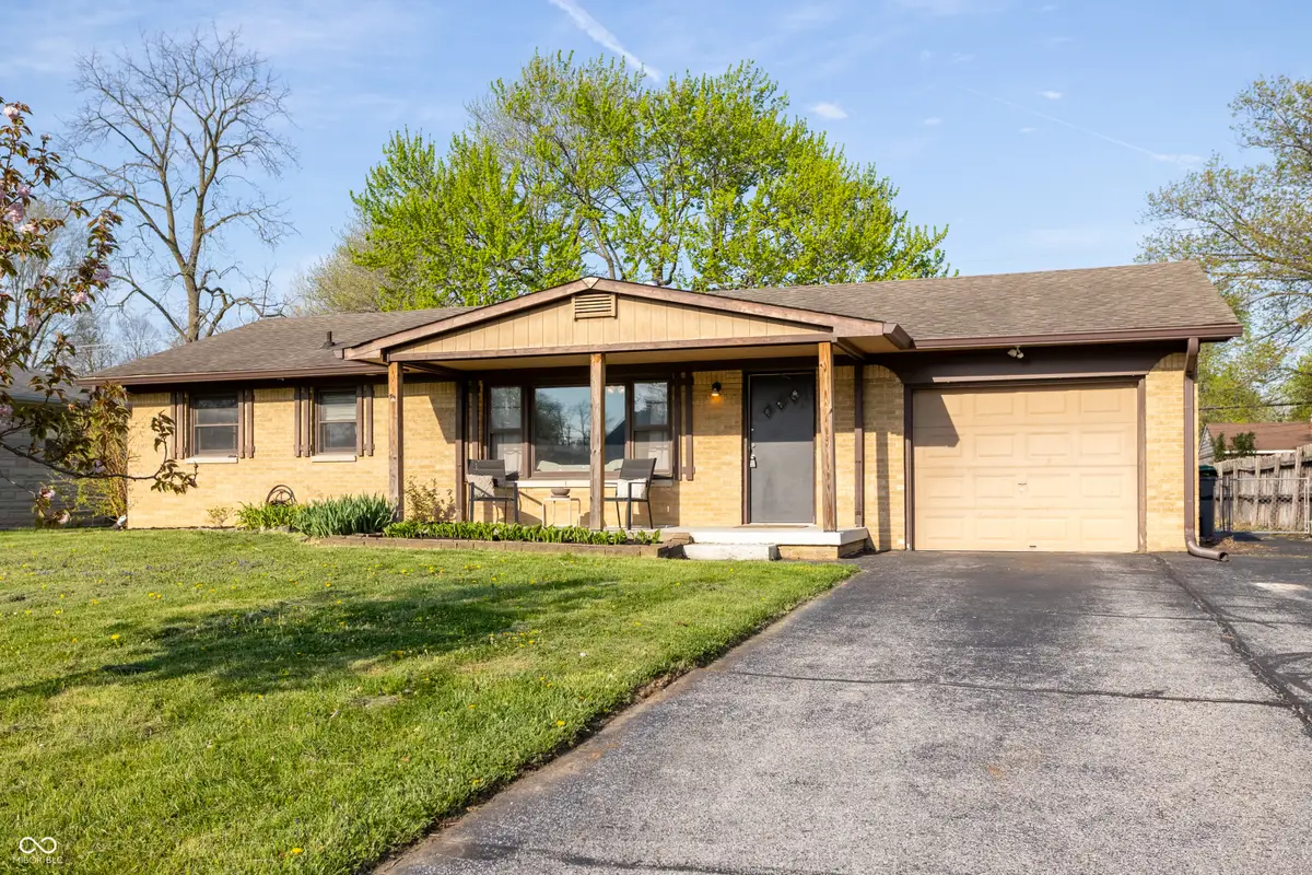 654 Sunset Boulevard, Greenwood, IN 46142 - #1