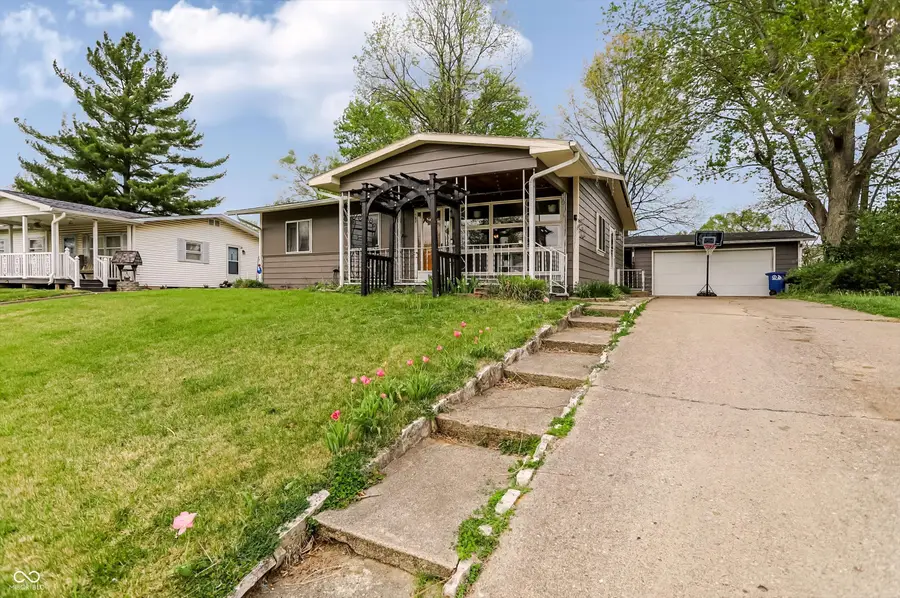 606 Howard Street, Shelbyville, IN 46176 - #2