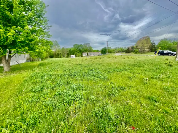 3955 Squire Lakes Drive, North Vernon, IN 47265