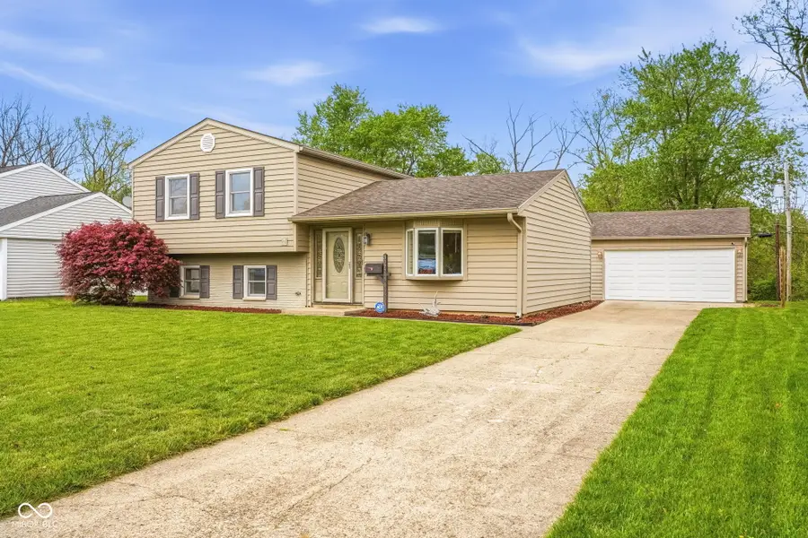 3077 Hawcreek Boulevard, Columbus, IN 47203 - #2