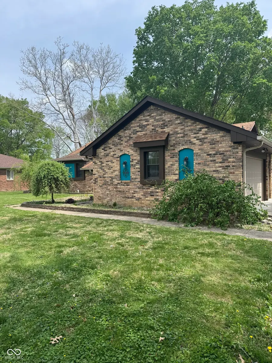 715 Leisure Lane, Greenwood, IN 46142 - #2