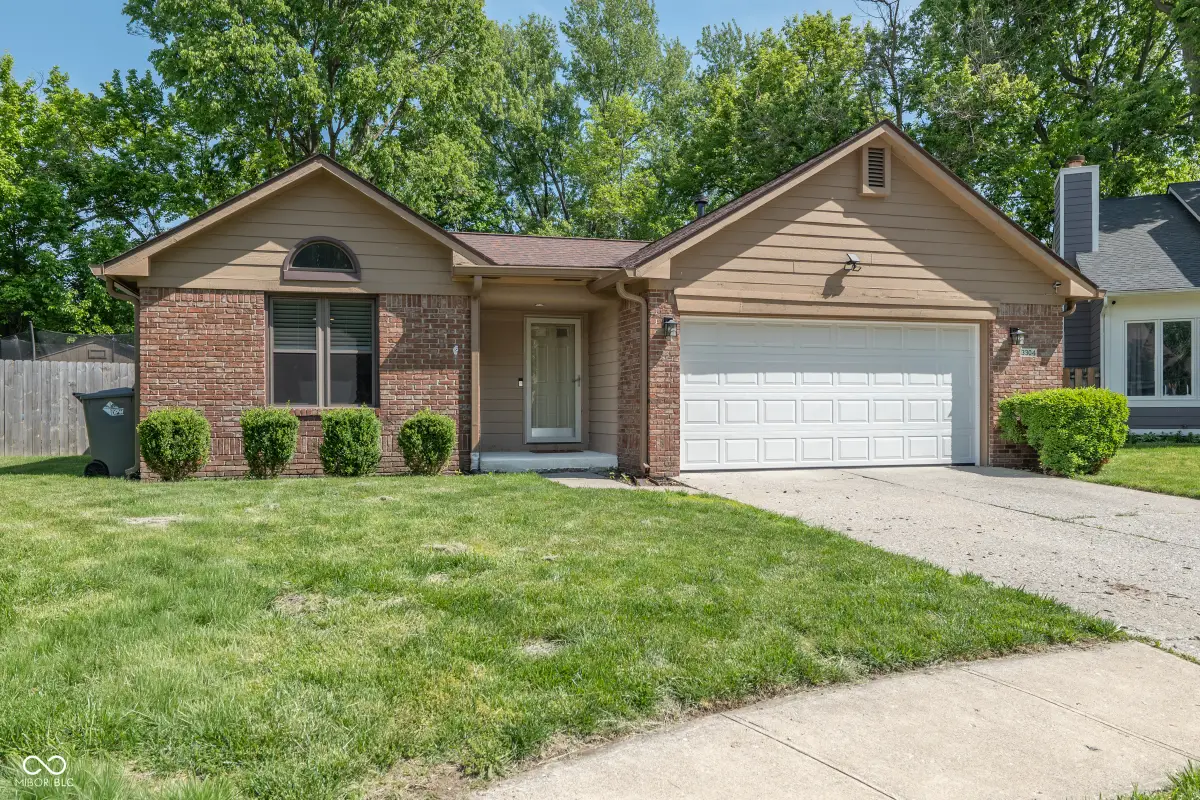 3304 Fox Orchard Circle, Indianapolis, IN 46214 - #1